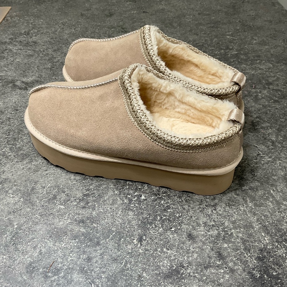 Source Unknown Beige Mules With Fur Lining - image 3
